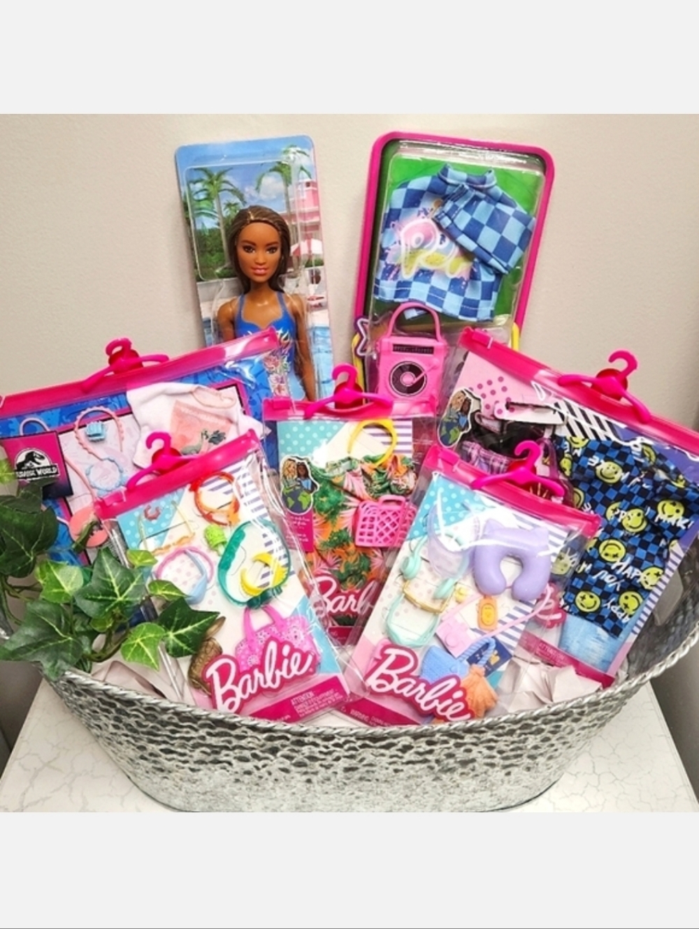 šBarbie 7 PC Doll & Fashion Packs Set + šļø SURPRISES! šļø